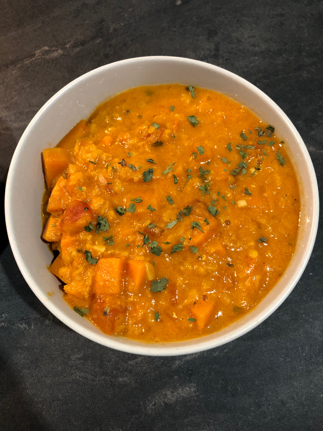 CURRY DE PATATE DOUCE AU LAIT DE COCO/ LENTILLES CORAIL